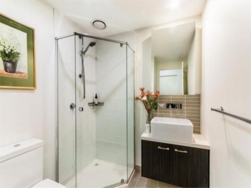 8 Sutherland Street, Melbourne VIC 3000