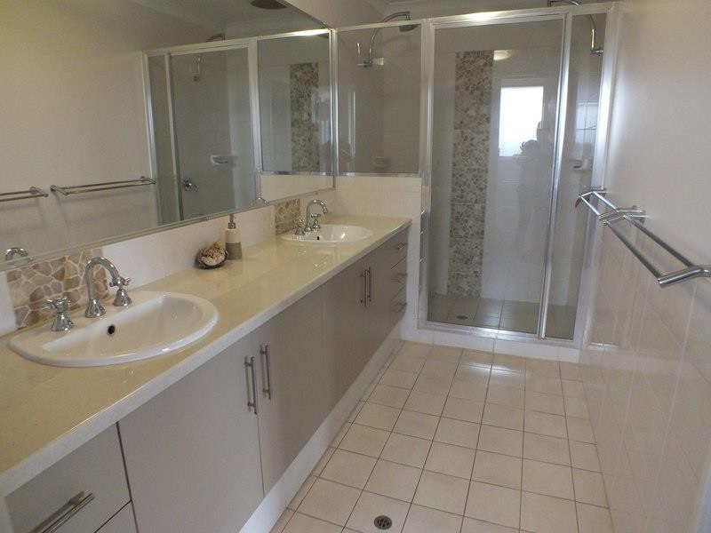 26 Eastlyn Drive, Deepdale WA 6532