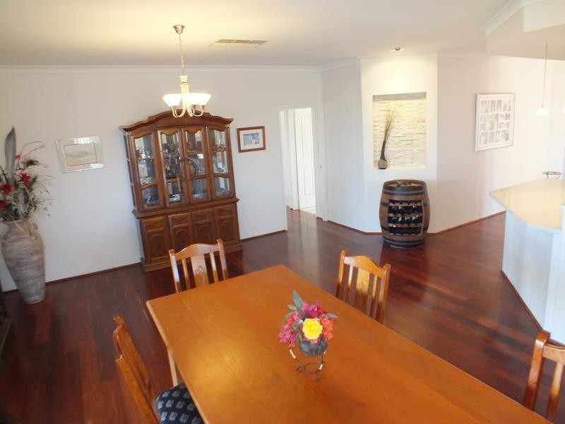 26 Eastlyn Drive, Deepdale WA 6532