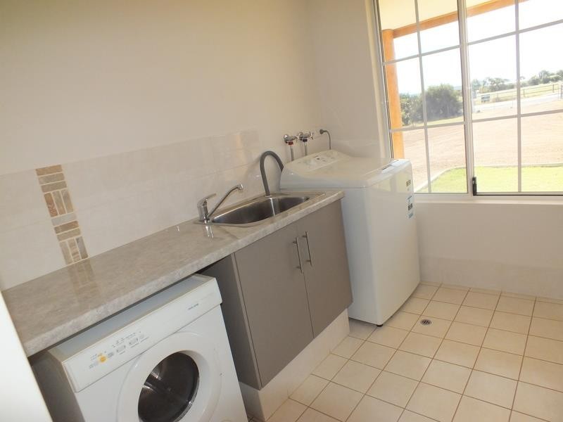 26 Eastlyn Drive, Deepdale WA 6532