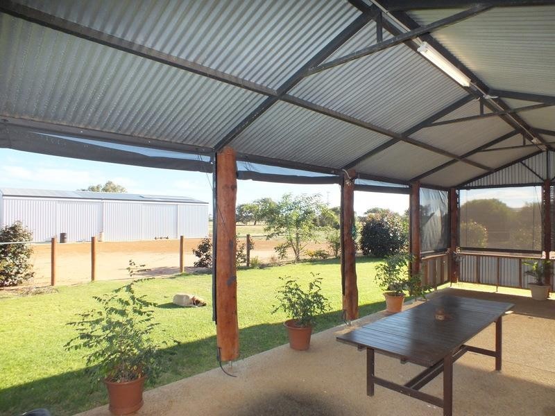 26 Eastlyn Drive, Deepdale WA 6532