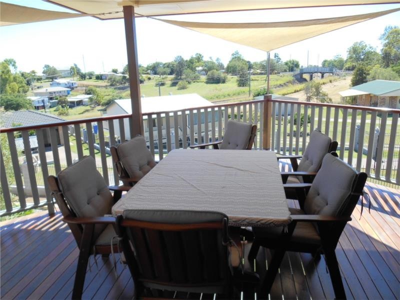 7 Dale Drive, Tiaro QLD 4650