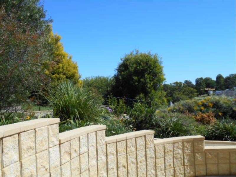 7 Dale Drive, Tiaro QLD 4650