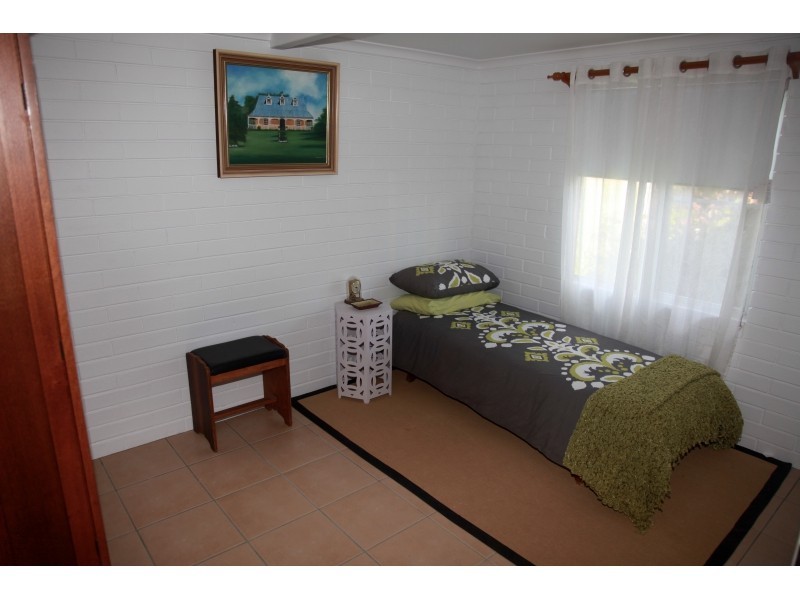 676 Clayton Road, Alloway QLD 4670