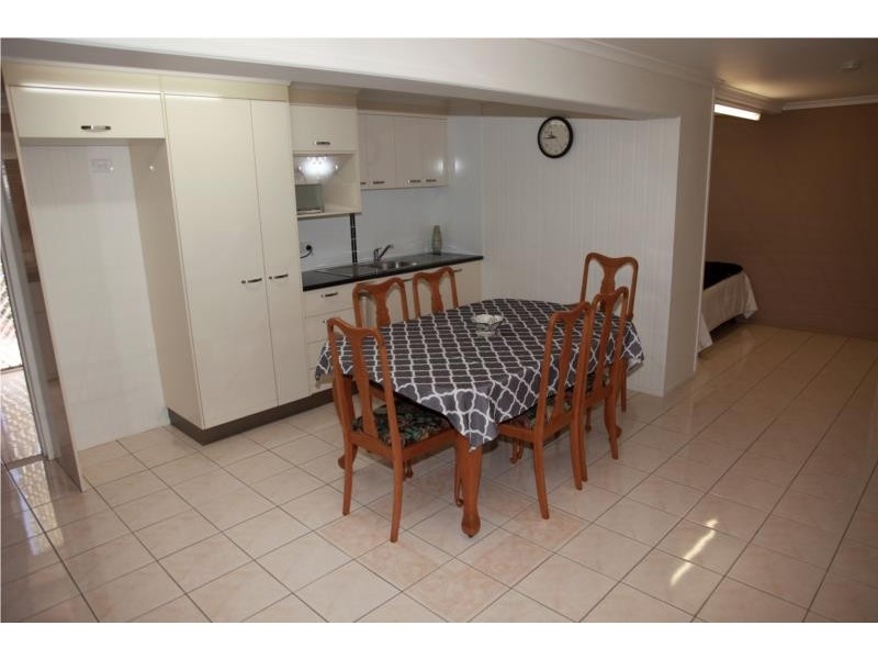 676 Clayton Road, Alloway QLD 4670