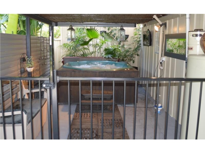 12 Benfer Road, Victoria Point QLD 4165