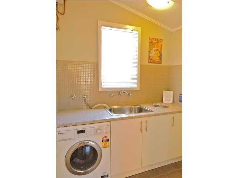 16 Richards Road, High Wycombe WA 6057