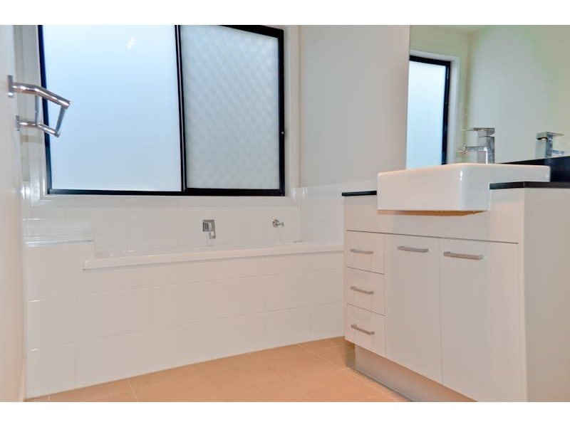 25 Travertine Avenue, Logan Reserve QLD 4133