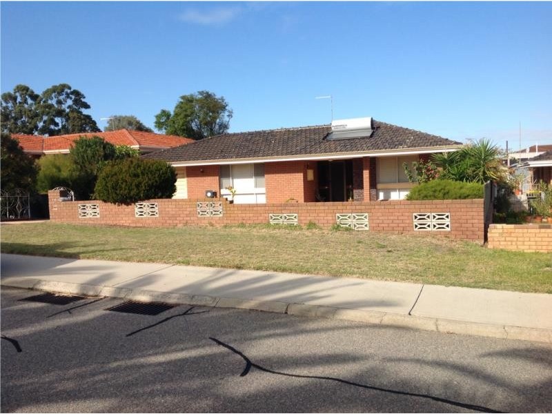 11 Hotspur Road, Spearwood WA 6163