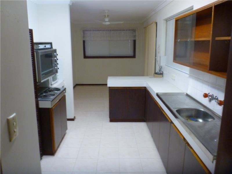 11 Hotspur Road, Spearwood WA 6163