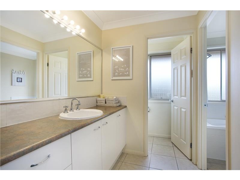 20 Haase Place, Bellbowrie QLD 4070