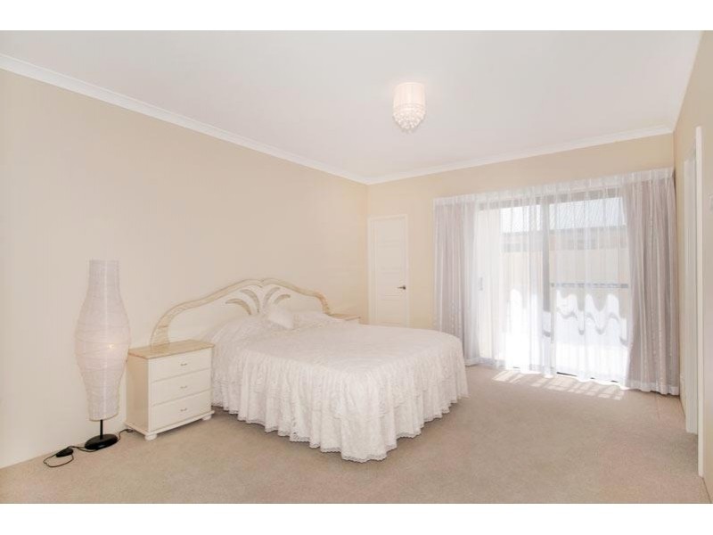 6 Anglesea Way, Madora Bay WA 6210