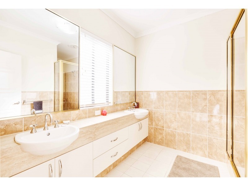 6 Anglesea Way, Madora Bay WA 6210