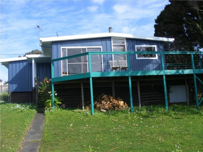 11 Boronia Drive, Grassy TAS 7256