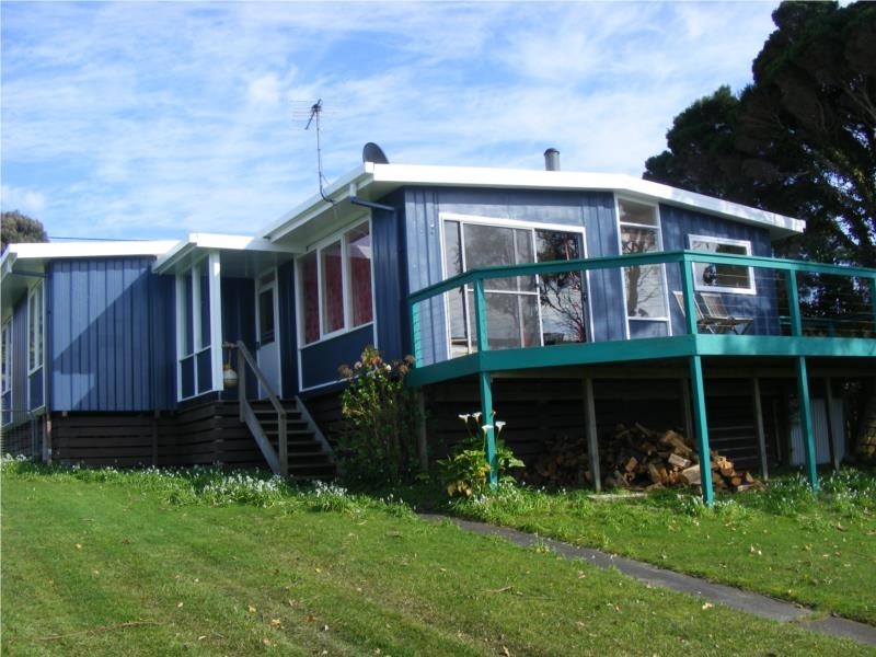 11 Boronia Drive, Grassy TAS 7256