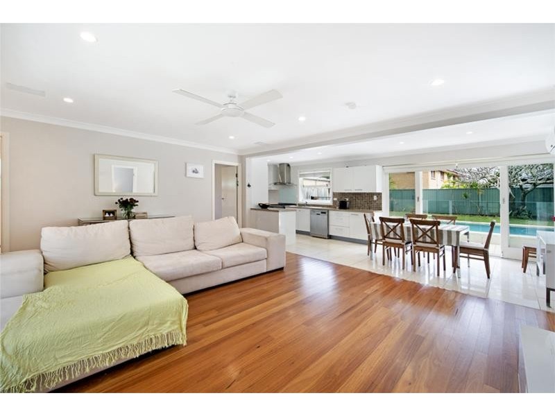 25 Brindisi Avenue, Isle Of Capri QLD 4217