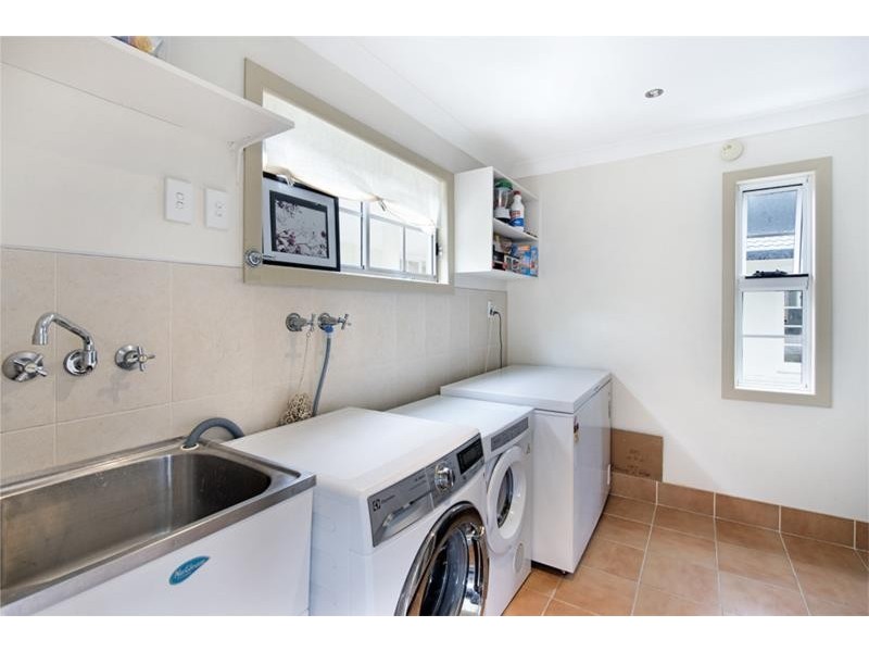 25 Brindisi Avenue, Isle Of Capri QLD 4217