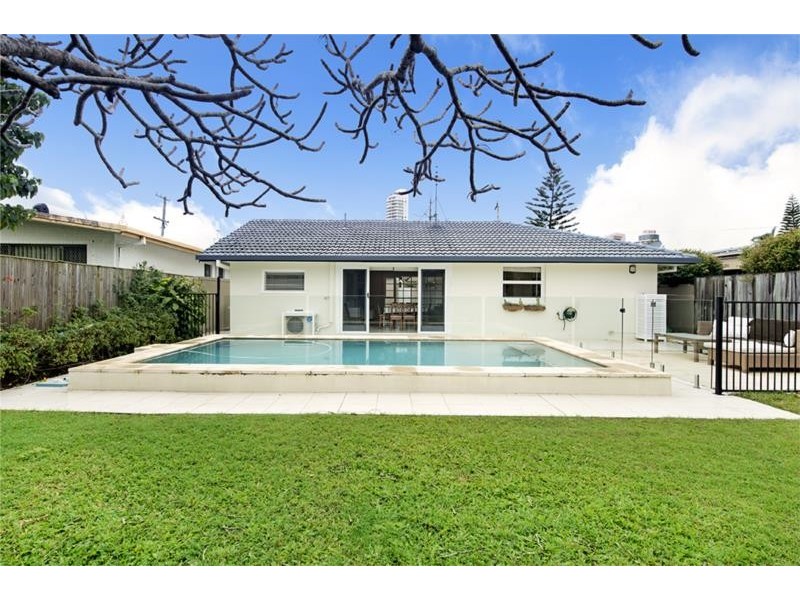 25 Brindisi Avenue, Isle Of Capri QLD 4217