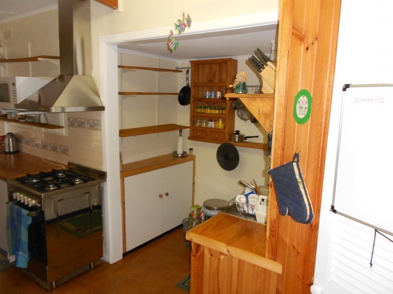 27 Acland Street, Blanchetown SA 5357