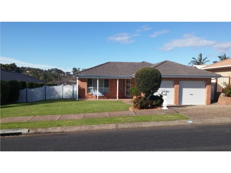 8 Bracken Close, Cameron Park NSW 2285