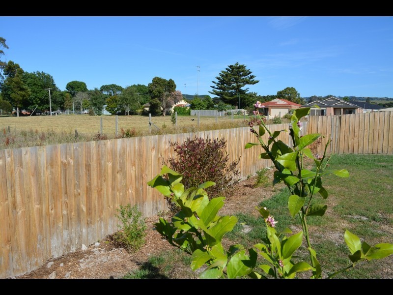 6 Blackwood Drive, Foster VIC 3960
