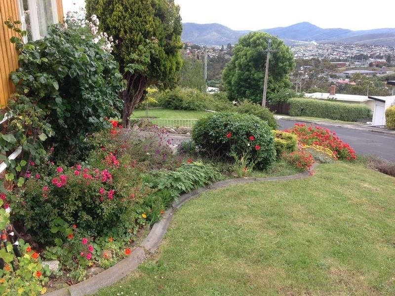 25 Athleen Avenue, Lenah Valley TAS 7008