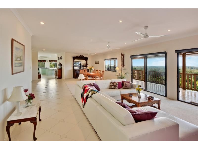 7 Knowles Place, Glass House Mountains QLD 4518