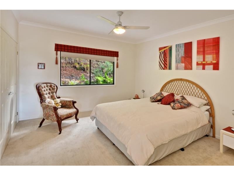 7 Knowles Place, Glass House Mountains QLD 4518