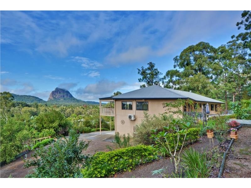 7 Knowles Place, Glass House Mountains QLD 4518
