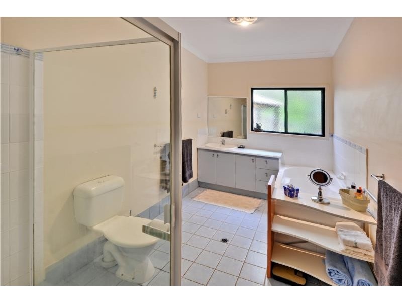 7 Knowles Place, Glass House Mountains QLD 4518