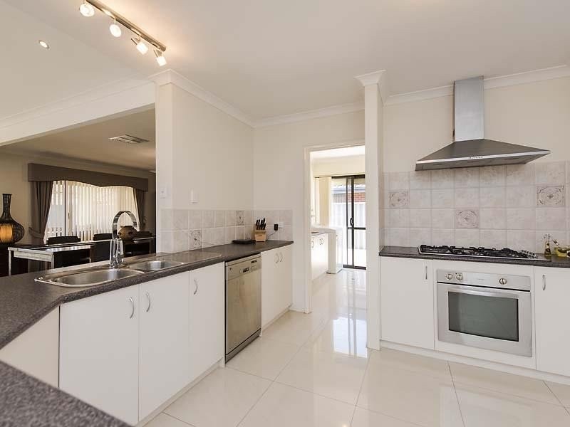 72 Rae Road, Safety Bay WA 6169