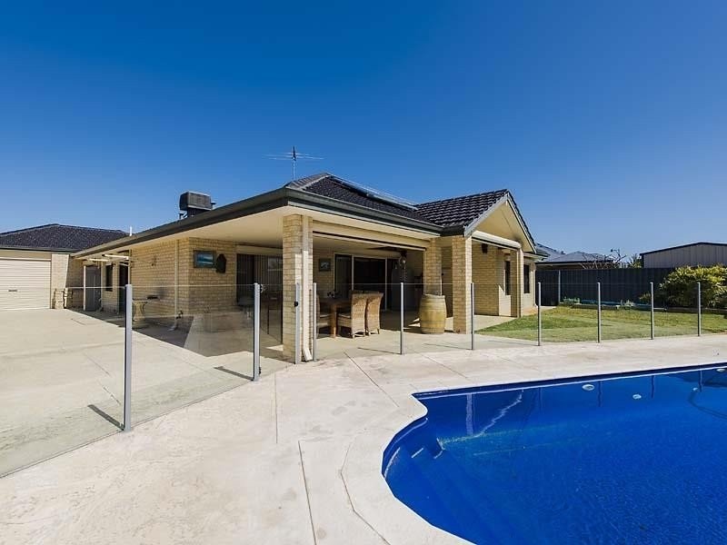 72 Rae Road, Safety Bay WA 6169