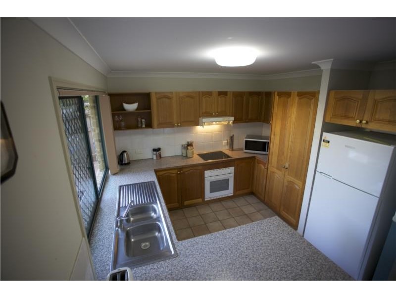 4/16 Irene Street, Redcliffe QLD 4020