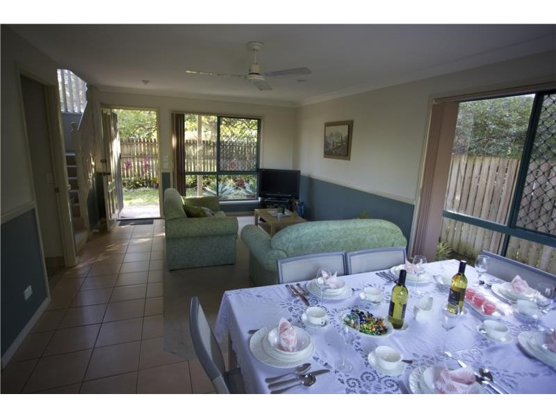 4/16 Irene Street, Redcliffe QLD 4020