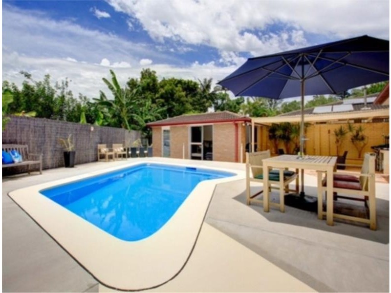 54  Marshall Lane, Kenmore QLD 4069