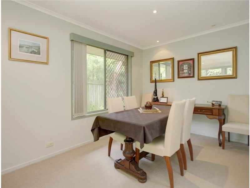 54  Marshall Lane, Kenmore QLD 4069