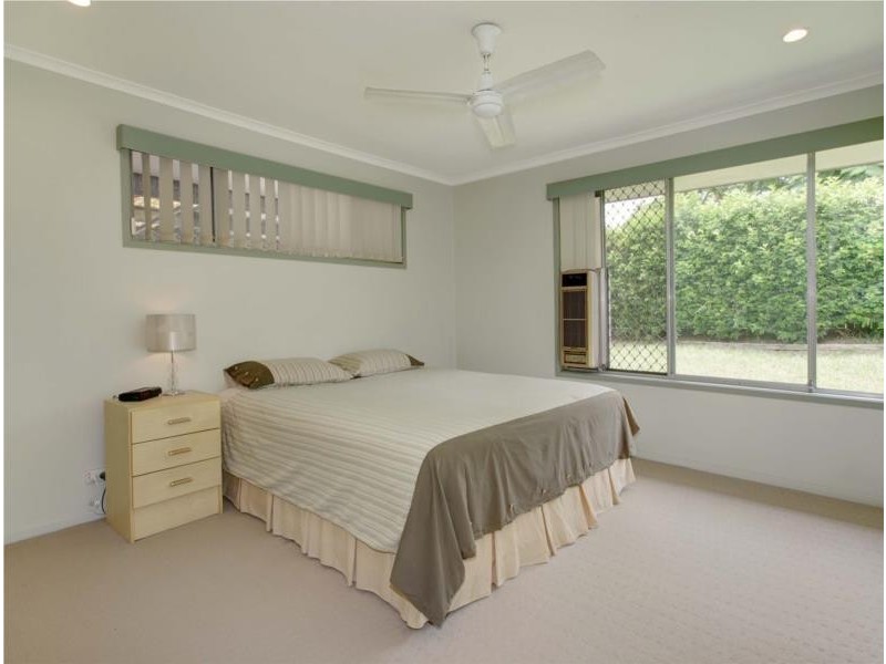 54  Marshall Lane, Kenmore QLD 4069