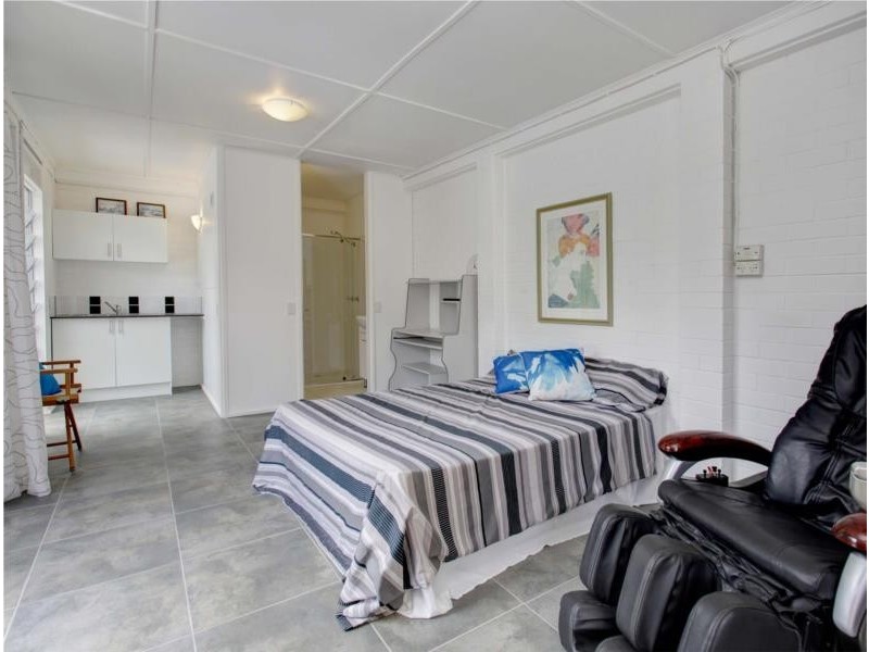 54  Marshall Lane, Kenmore QLD 4069