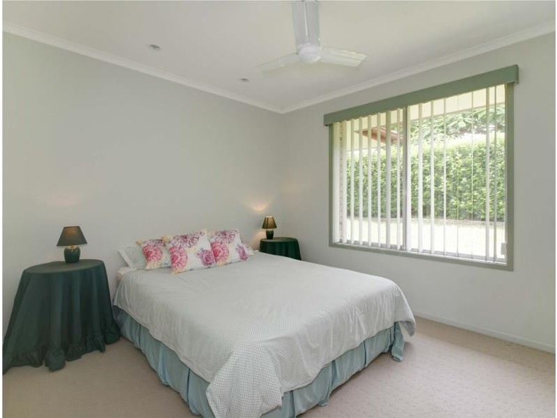 54  Marshall Lane, Kenmore QLD 4069