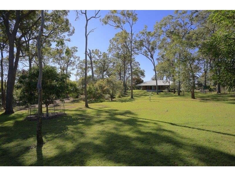 22 narooma drive, Branyan QLD 4670