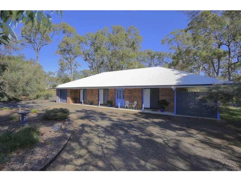 22 narooma drive, Branyan QLD 4670
