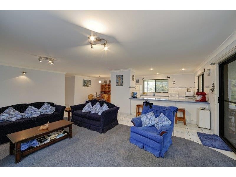 22 narooma drive, Branyan QLD 4670