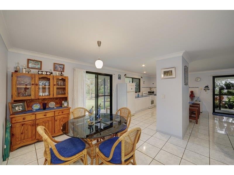 22 narooma drive, Branyan QLD 4670