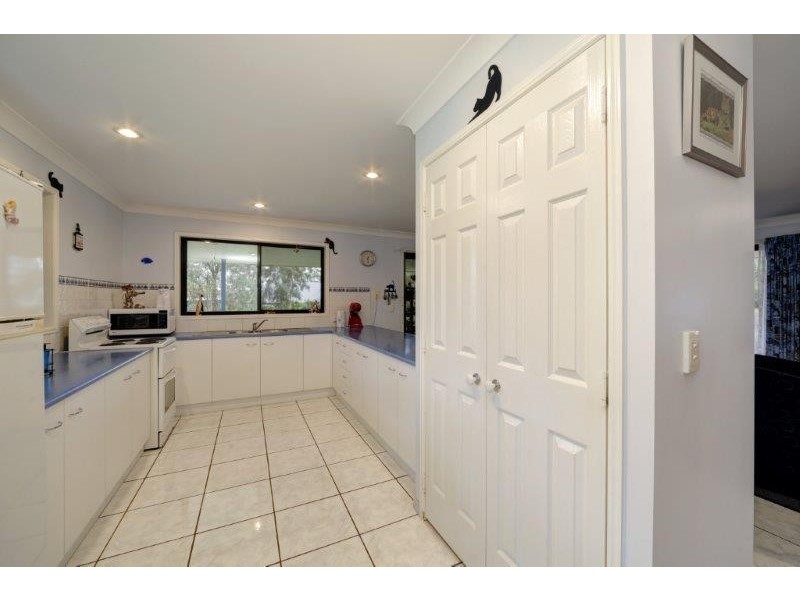 22 narooma drive, Branyan QLD 4670