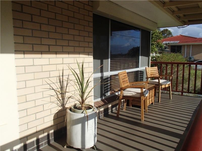 16 Churchill Drive, Swan View WA 6056