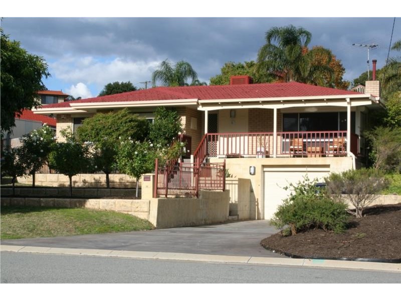 16 Churchill Drive, Swan View WA 6056