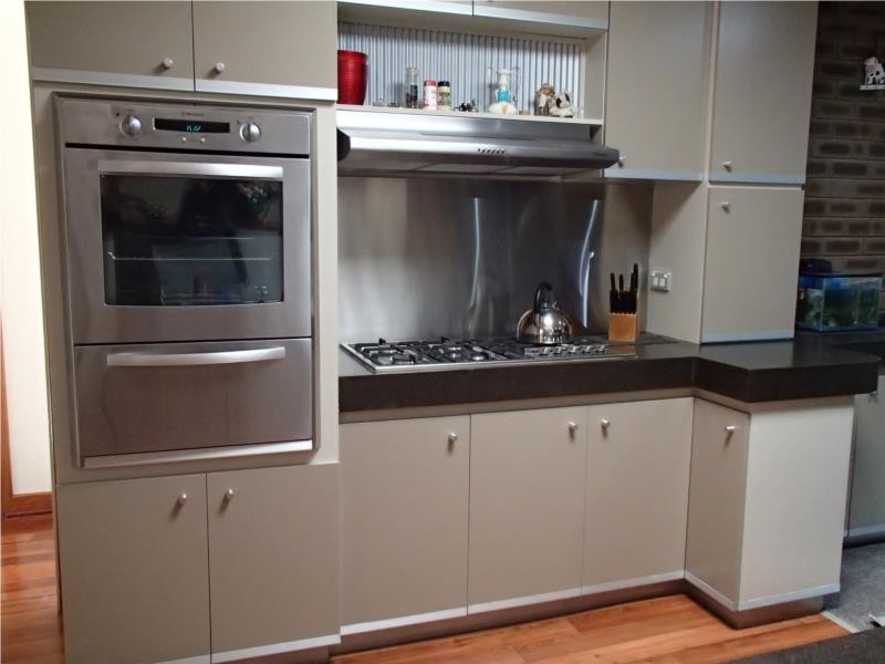 16 Churchill Drive, Swan View WA 6056