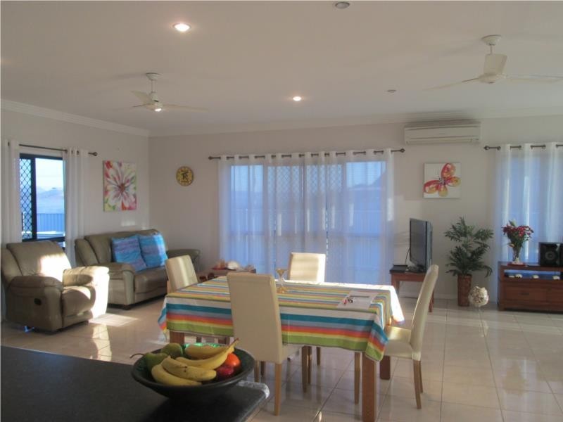 2 Paradise Way, Emu Park QLD 4710