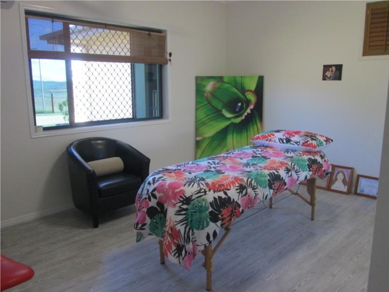 2 Paradise Way, Emu Park QLD 4710