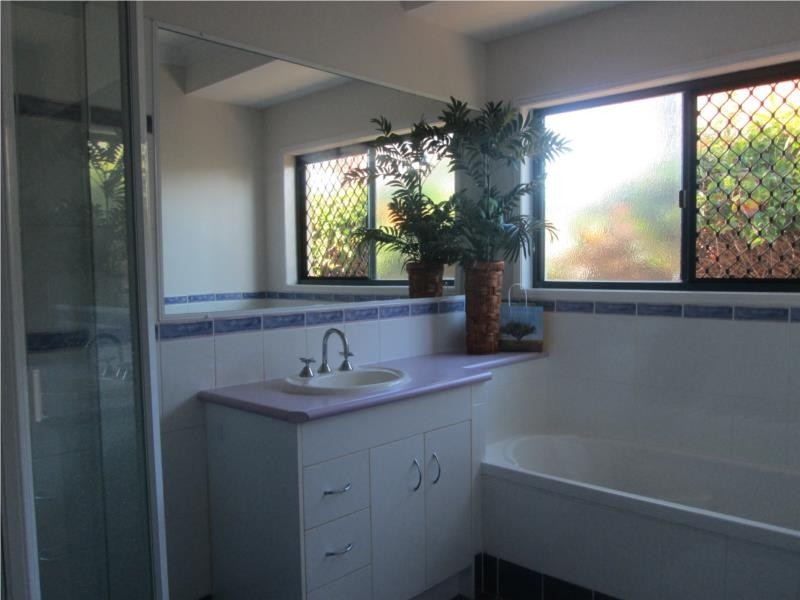 2 Paradise Way, Emu Park QLD 4710
